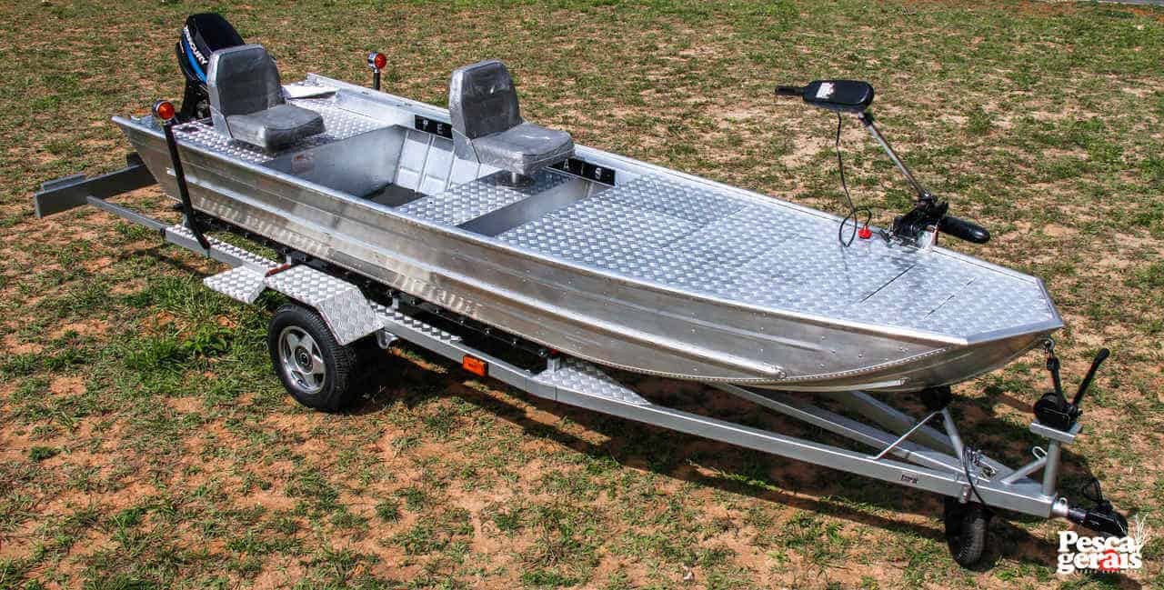 barco de alumínio e carreta personalizado do pesca gerais