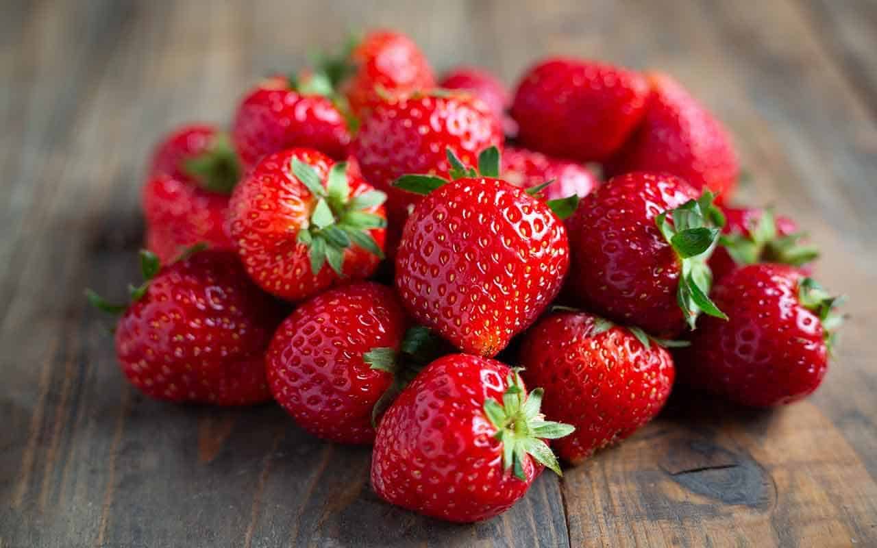 O que significa Sonhar com Morango? Veja interpretações e simbolismos 4 Sonhar com Morangos